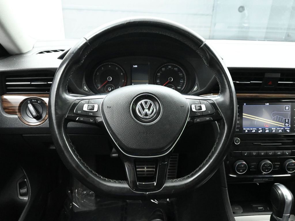 Used 2020 Volkswagen Passat 2.0T SEL image 24