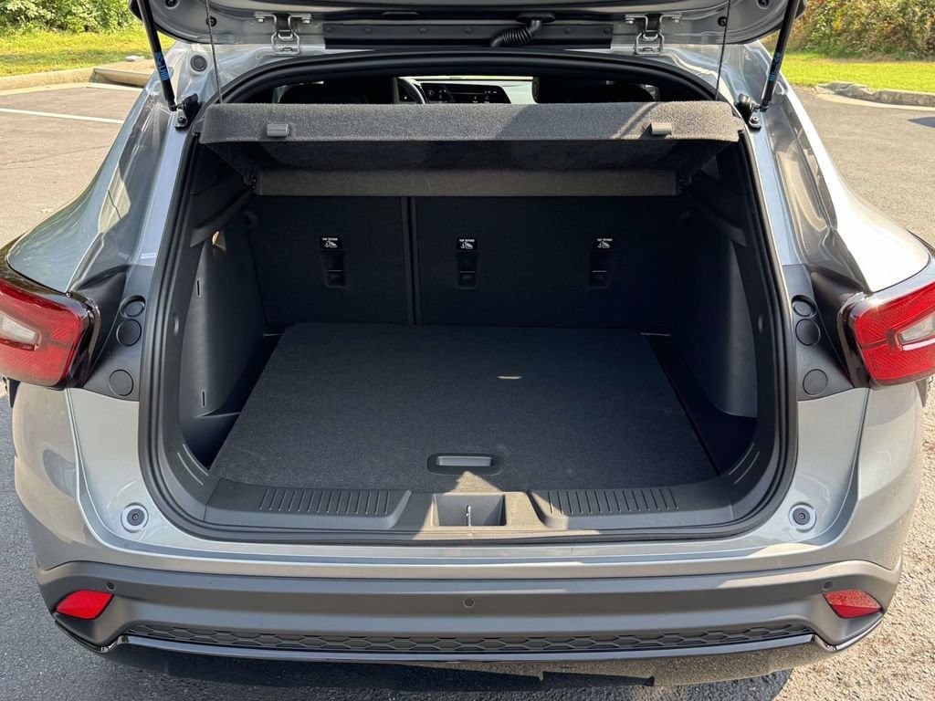 New 2026 Chevrolet Trax RS w/ Sunroof Package FWD image 16