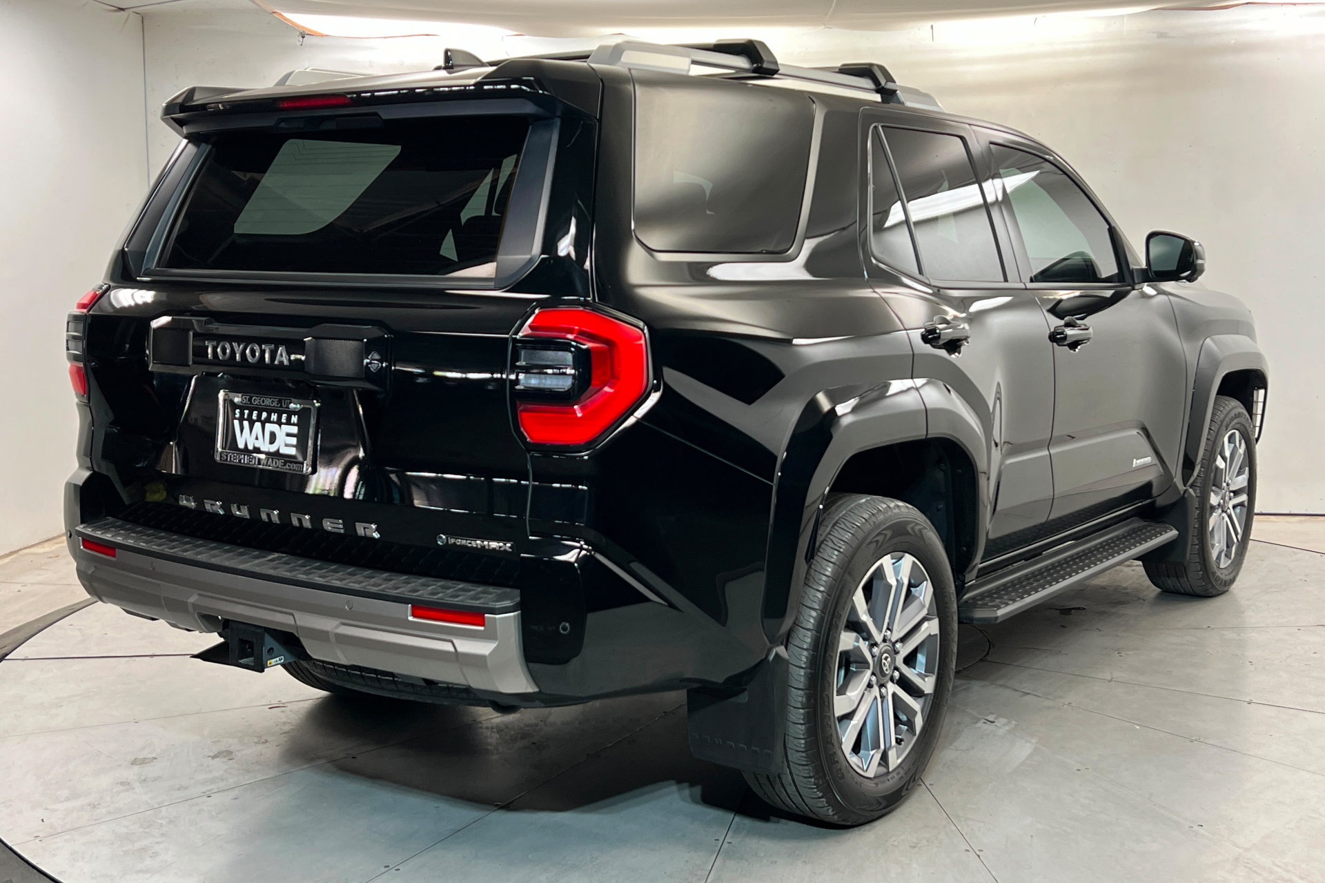 Used 2025 Toyota 4Runner Limited w/ Tow Technology Package AWD/4WD image 6