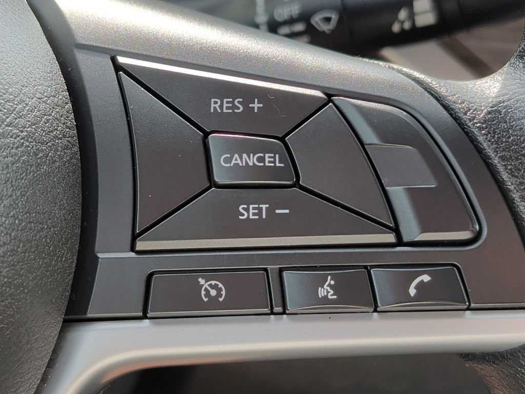 Used 2025 Nissan Altima 2.5 SV FWD image 13
