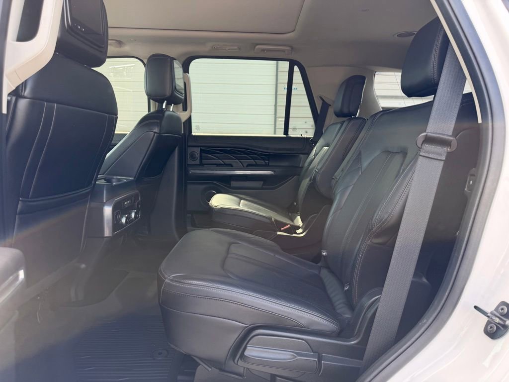 Used 2018 Ford Expedition Platinum AWD/4WD image 15