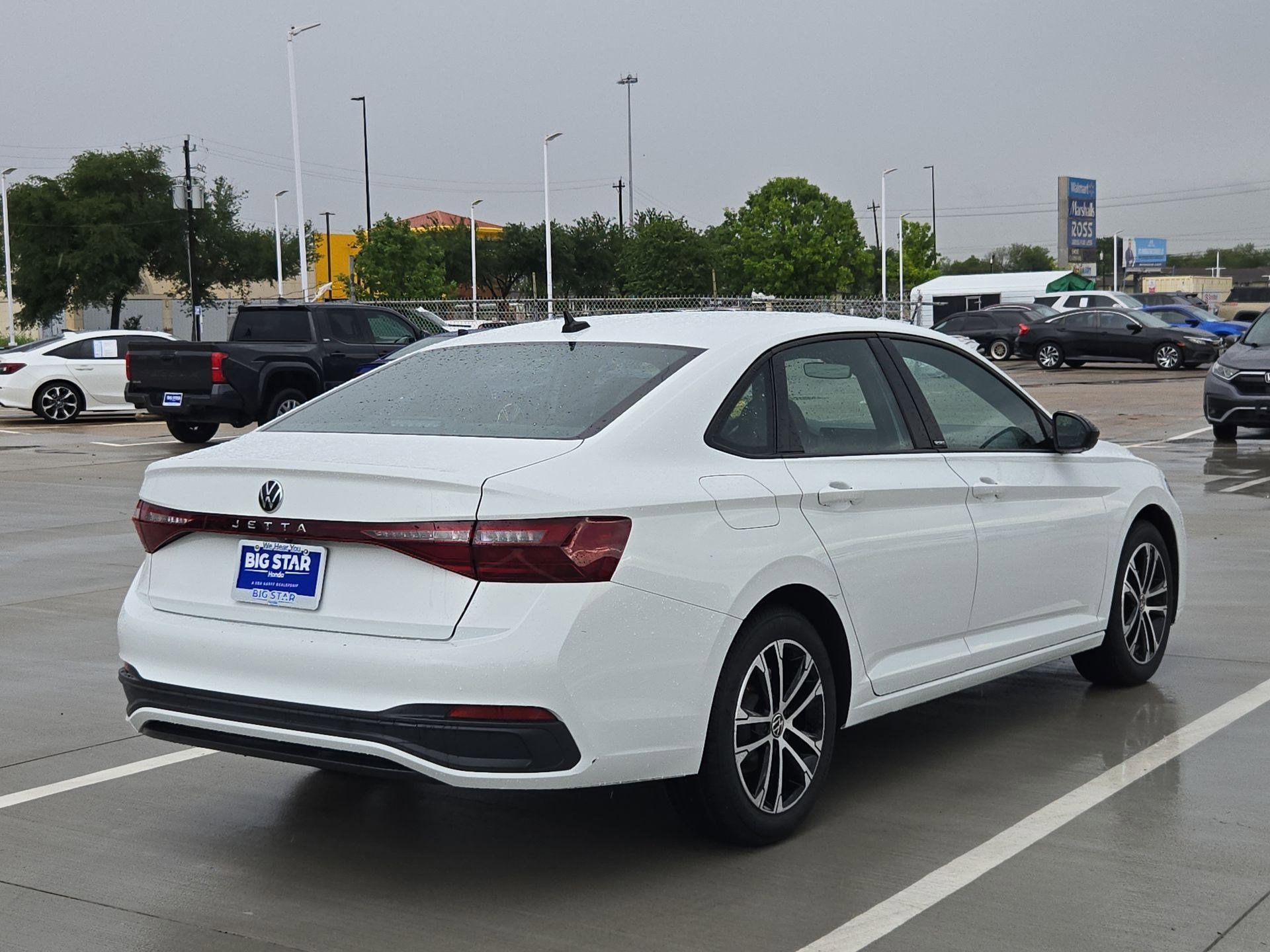 Used 2025 Volkswagen Jetta Sport image 3