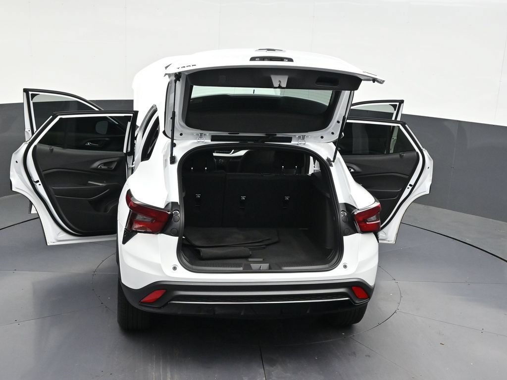 Used 2026 Chevrolet Trax RS FWD image 35