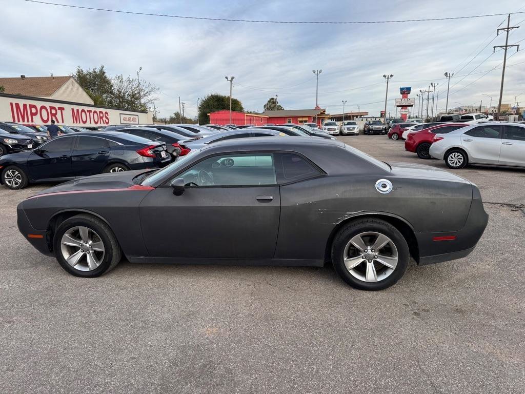Used 2015 Dodge Challenger SXT image 5