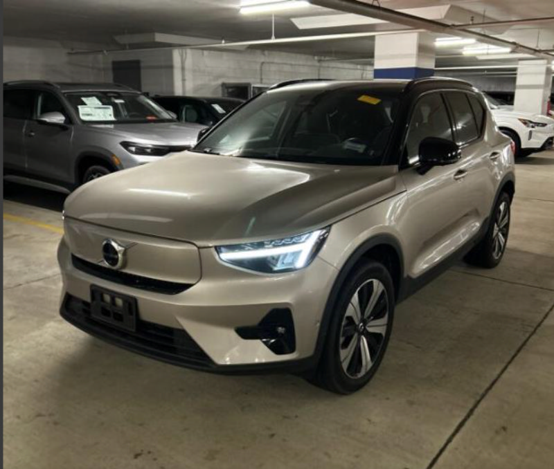Used 2023 Volvo XC40 Recharge Plus w/ Protection Package Premier AWD/4WD image 1