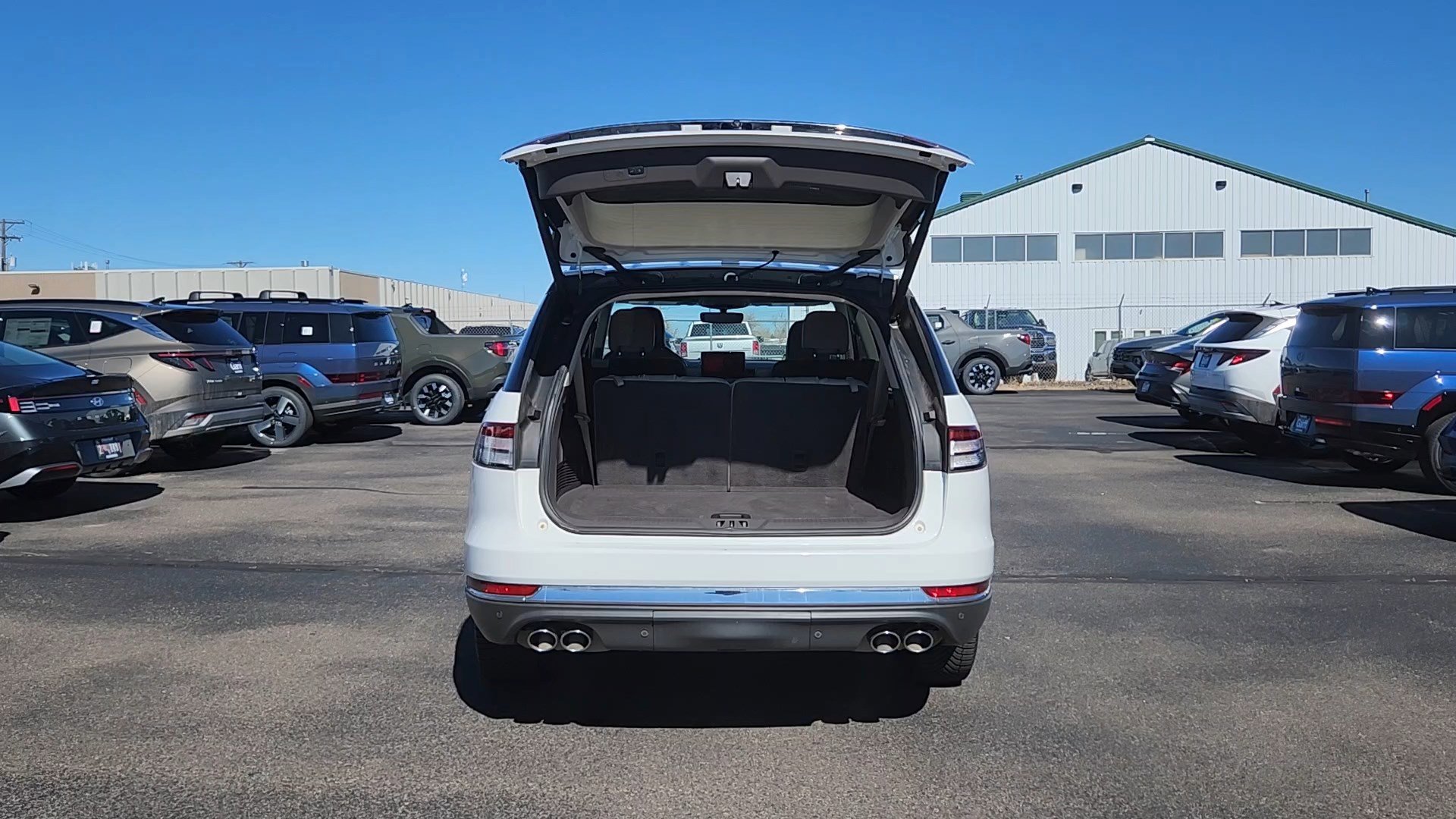 Used 2023 Lincoln Aviator Reserve w/ Equipment Group 201A image 19