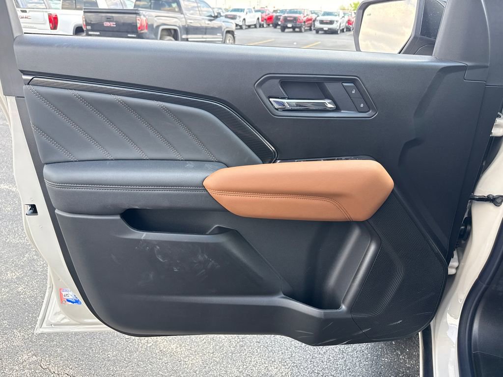 New 2026 GMC Canyon AT4 AWD/4WD image 15
