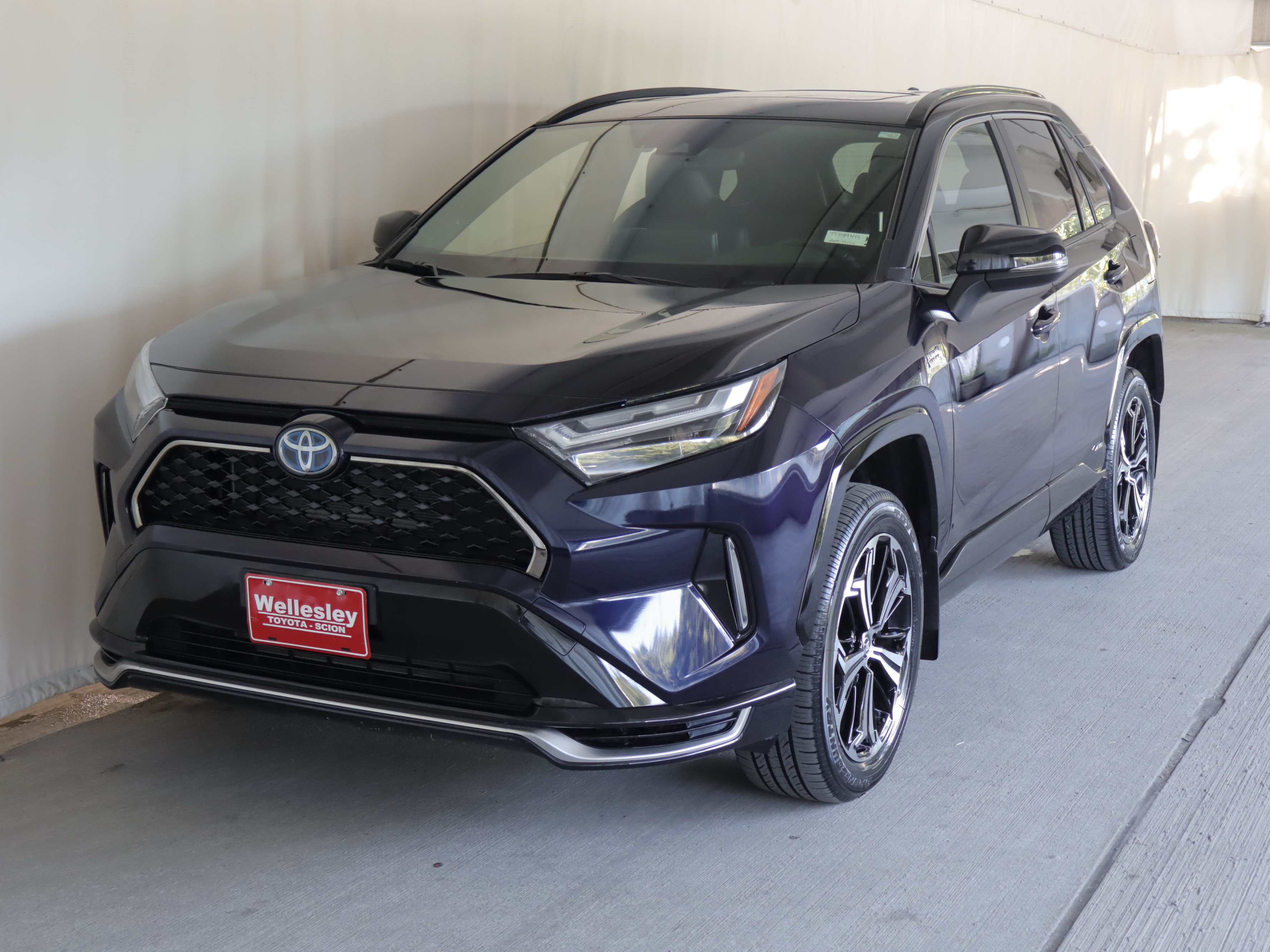 Used 2024 Toyota RAV4 XSE w/ Weather Package AWD/4WD image 25