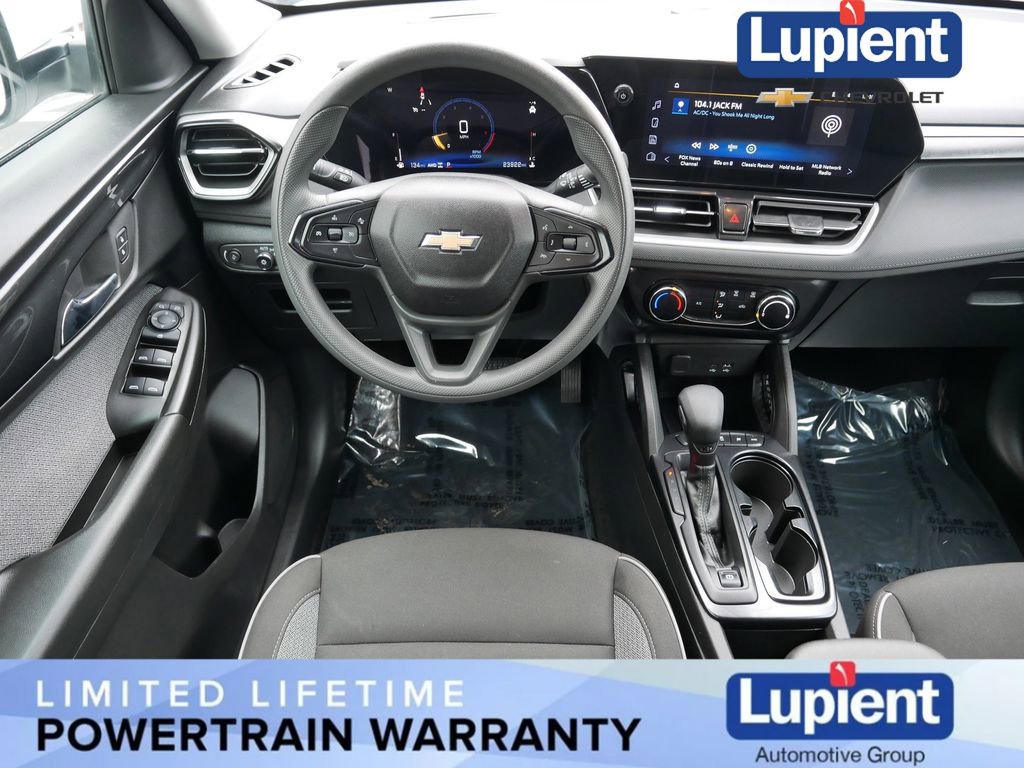 Used 2025 Chevrolet TrailBlazer LT image 17