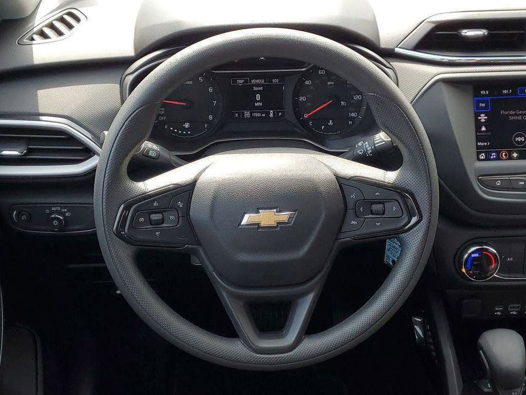 Used 2023 Chevrolet TrailBlazer LS image 24