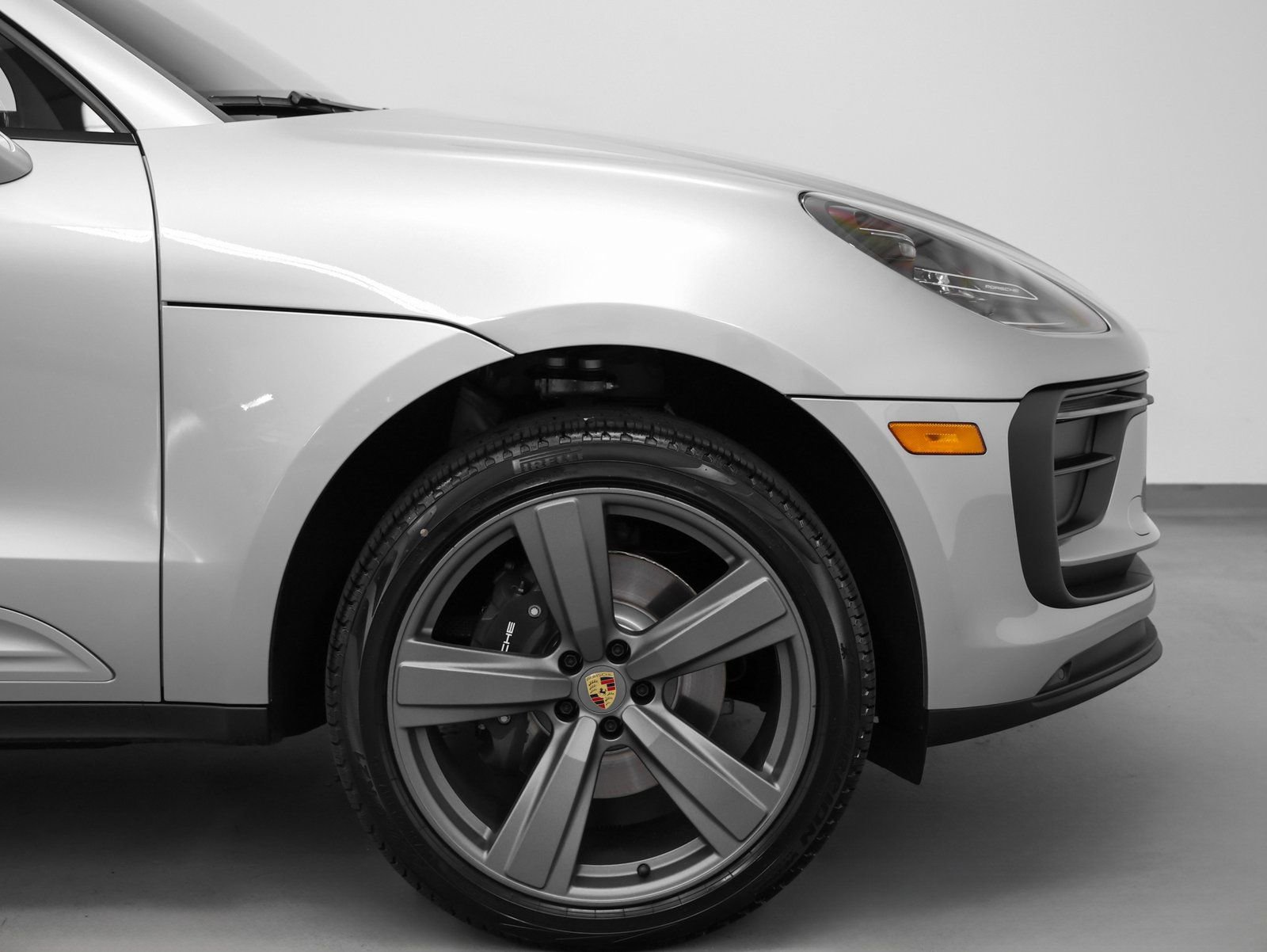 Certified 2025 Porsche Macan image 14