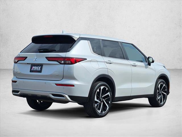 Used 2024 Mitsubishi Outlander SE image 5