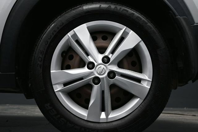 Used 2020 Nissan Kicks S FWD image 9