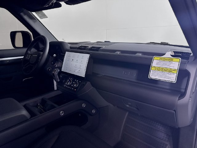 New 2026 Land Rover Defender 130 X-Dynamic SE AWD/4WD image 31
