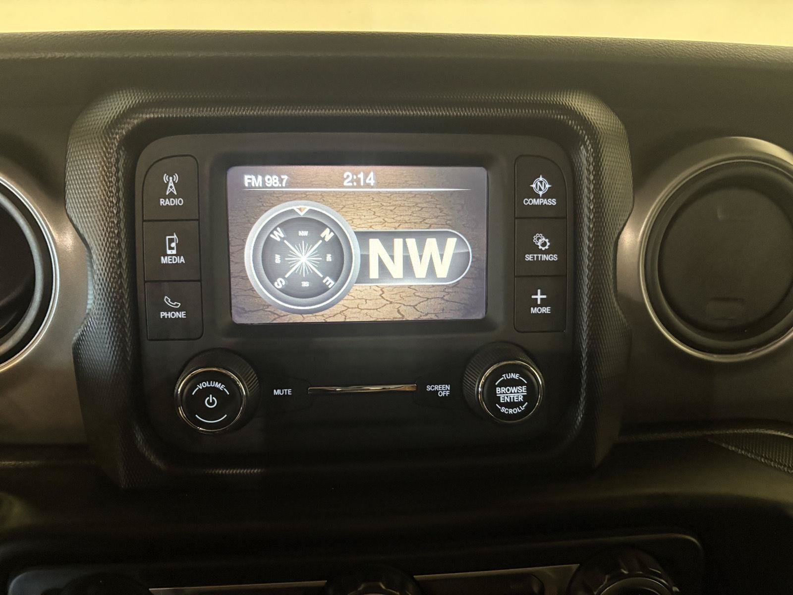 Used 2021 Jeep Gladiator Sport AWD/4WD image 25