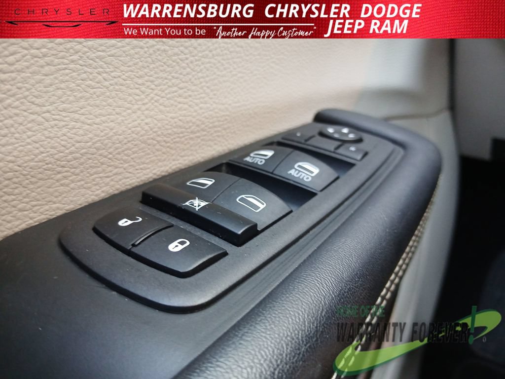 Used 2023 Chrysler Voyager LX FWD image 31