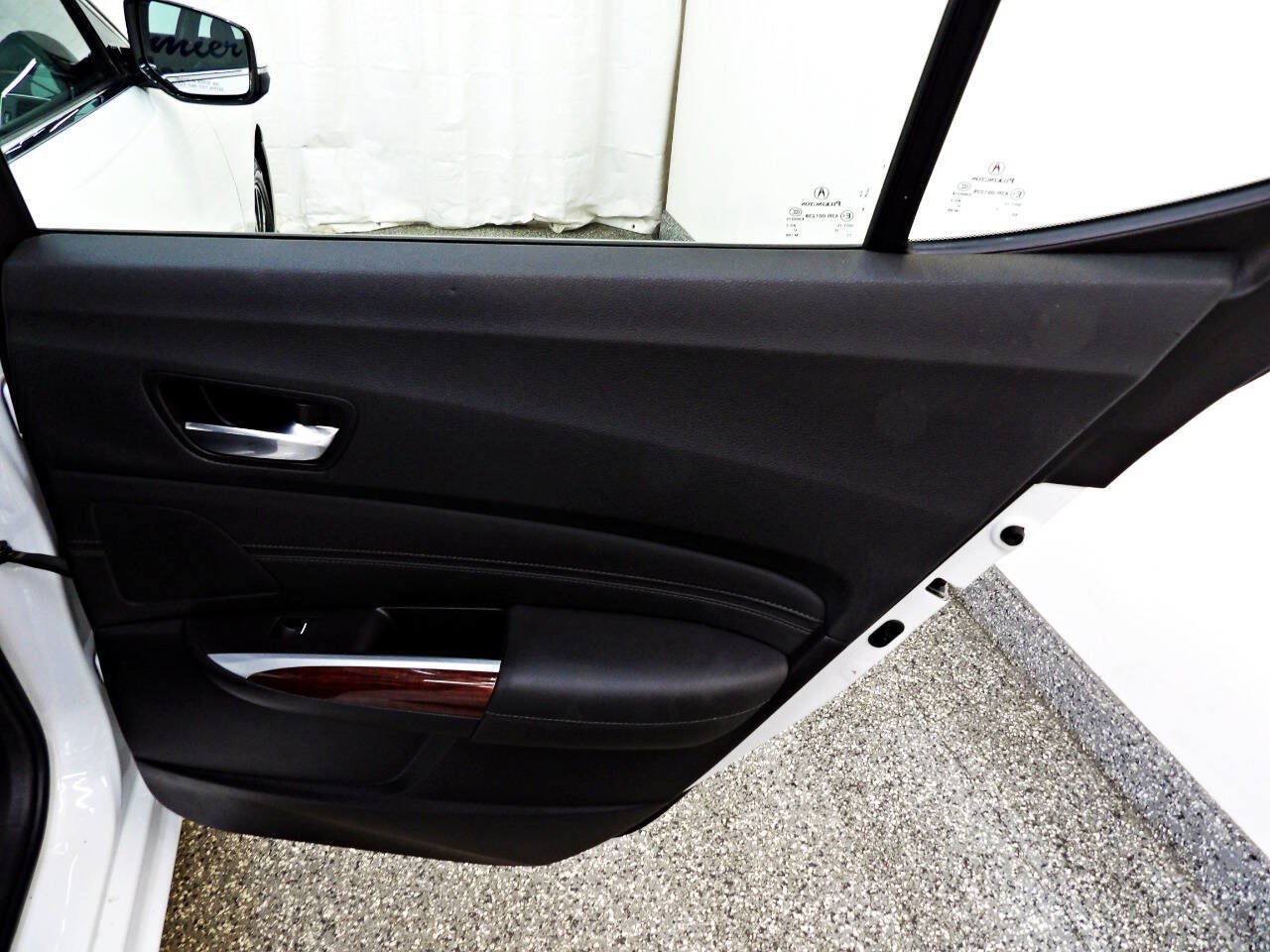 Used 2016 Acura TLX w/ Technology Package FWD image 12