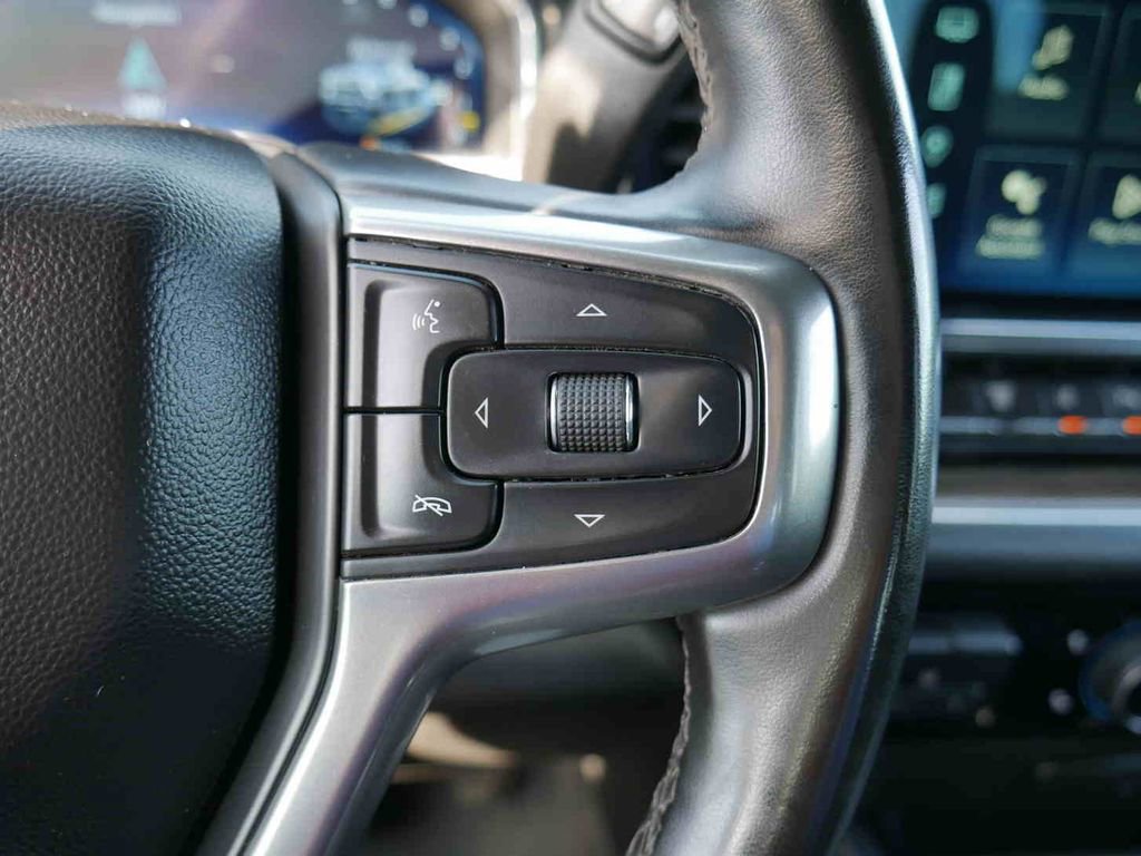 Used 2025 Chevrolet Silverado 3500 LT image 45