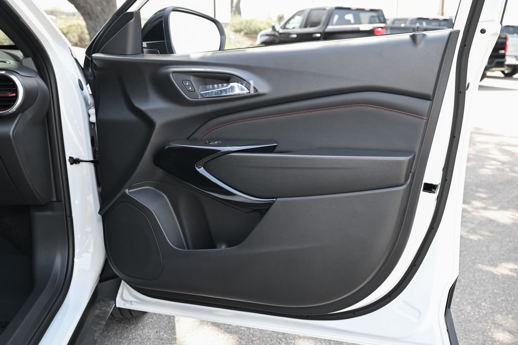 New 2026 Chevrolet Trax RS FWD image 36