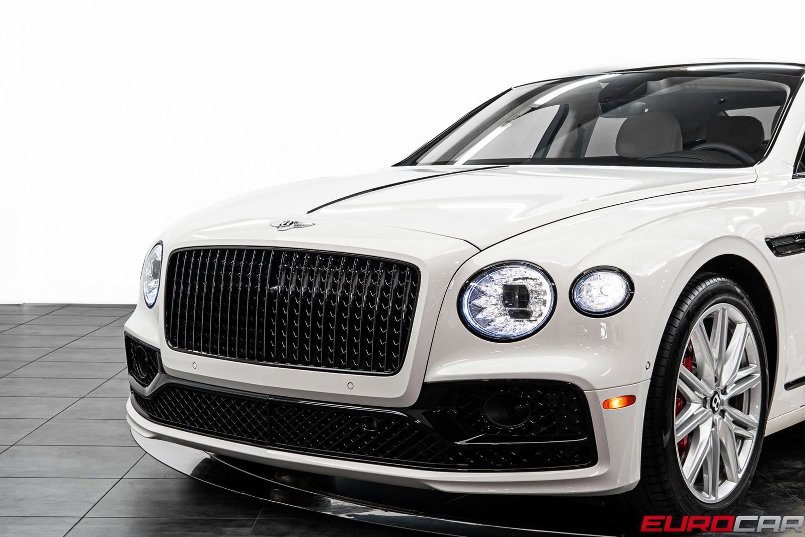 Used 2023 Bentley Flying Spur V8 AWD/4WD image 12