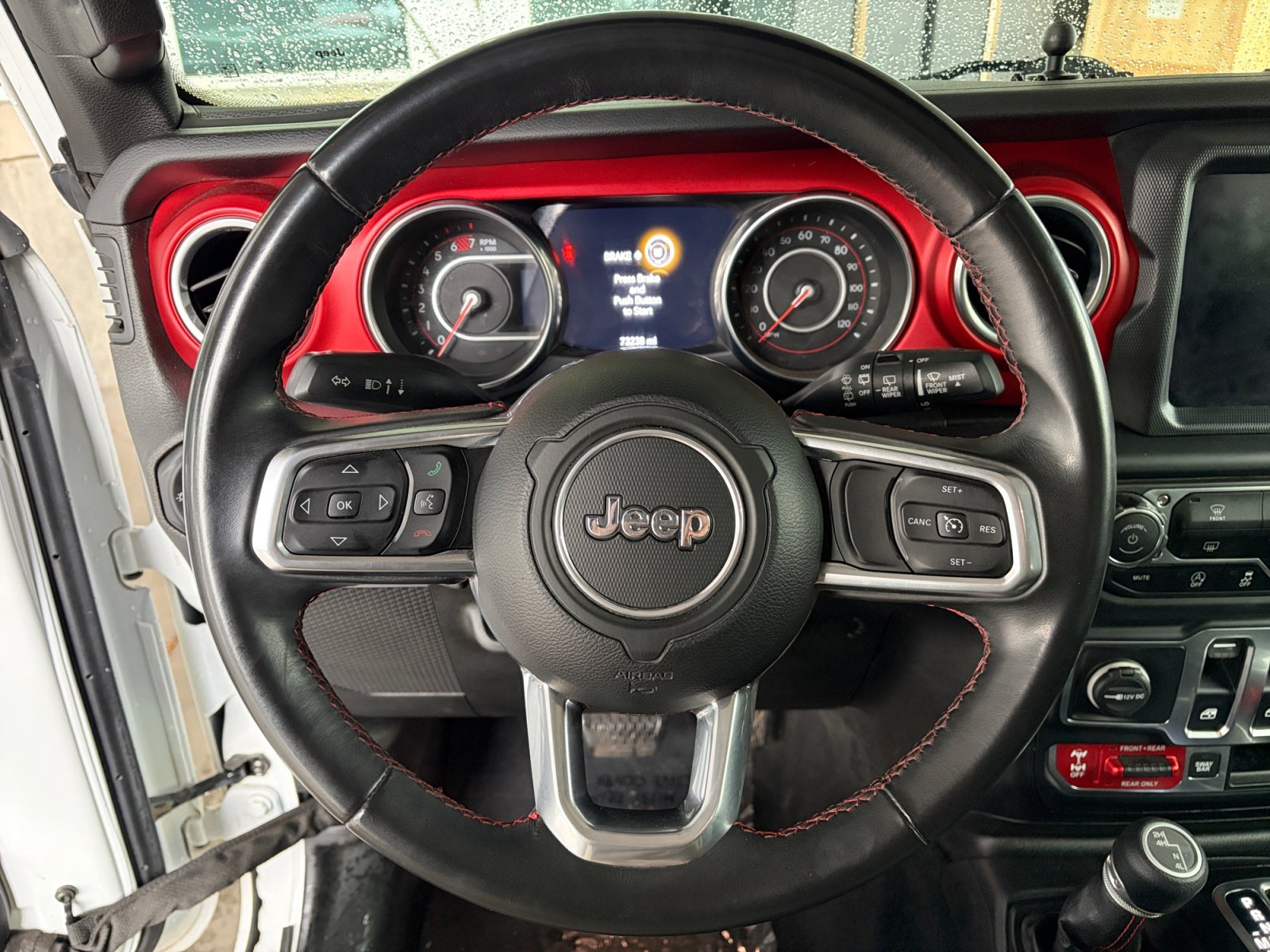 Used 2018 Jeep Wrangler Rubicon AWD/4WD image 12