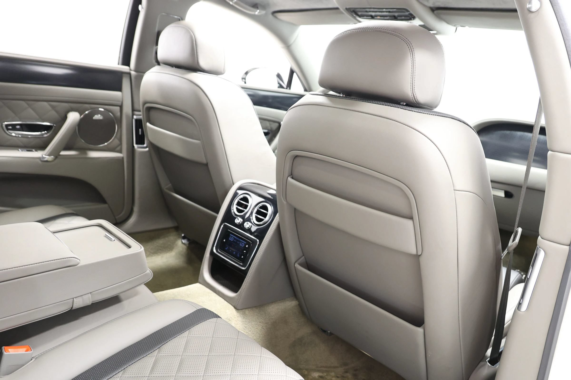 Used 2018 Bentley Flying Spur S W12 AWD/4WD image 86