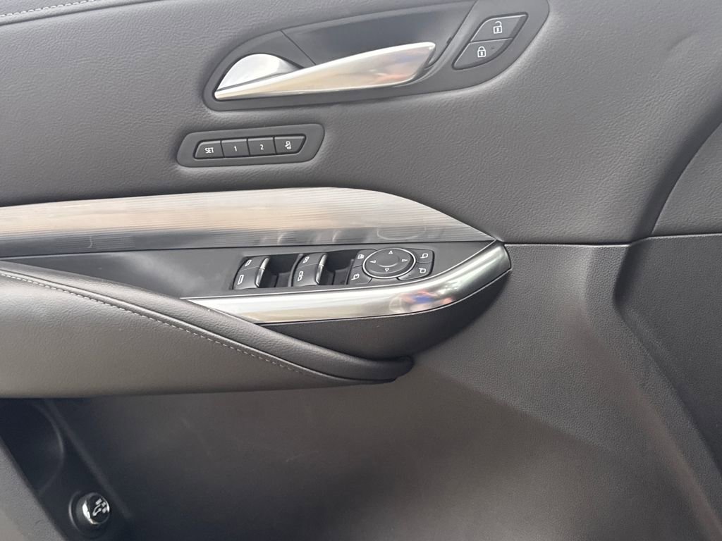 Certified 2025 Cadillac XT4 Premium Luxury image 23