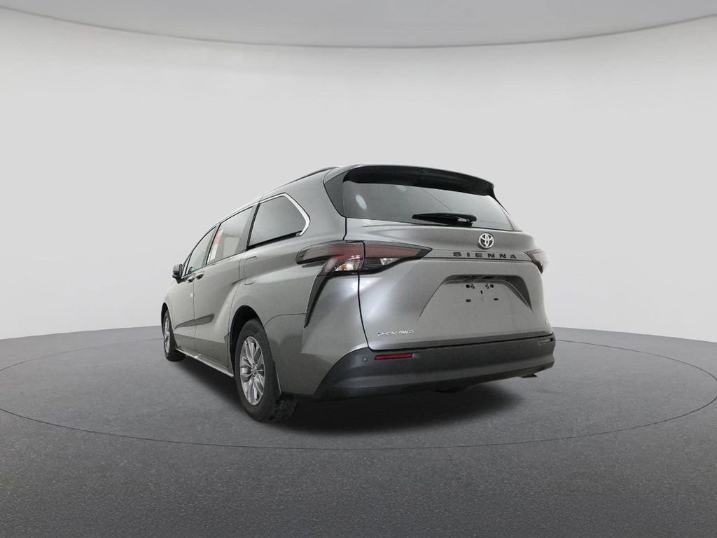 New 2026 Toyota Sienna XLE image 22
