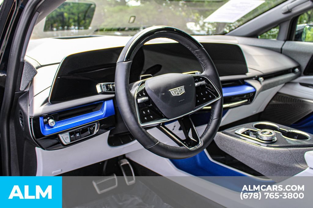 Used 2026 Cadillac Optiq Luxury 2 AWD/4WD image 21