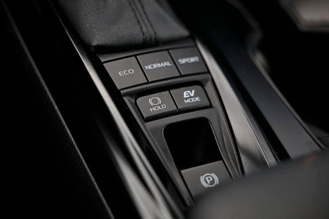 Used 2025 Toyota Camry LE image 40