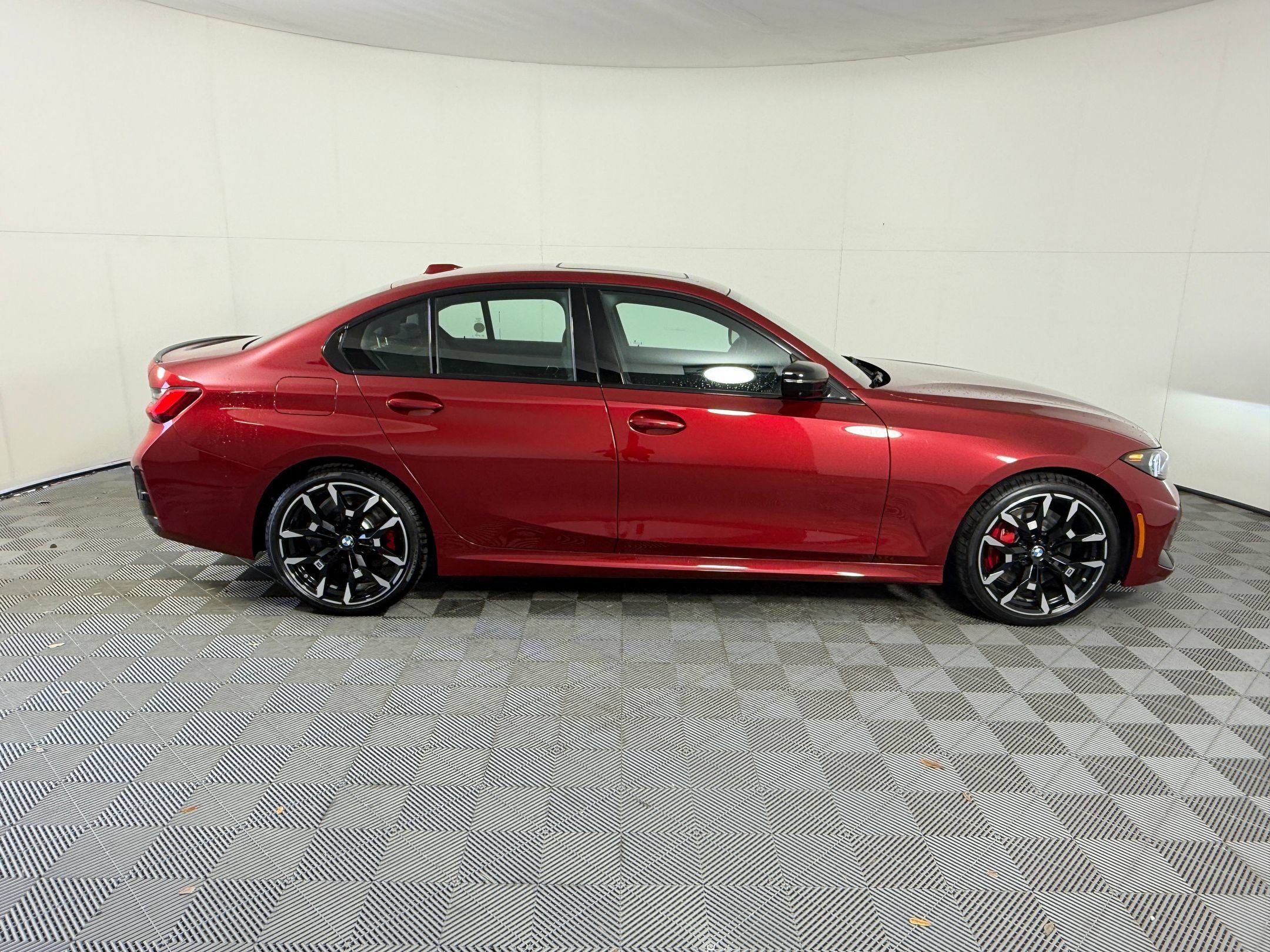 Used 2026 BMW 330i xDrive Sedan w/ M Sport Package AWD/4WD image 8