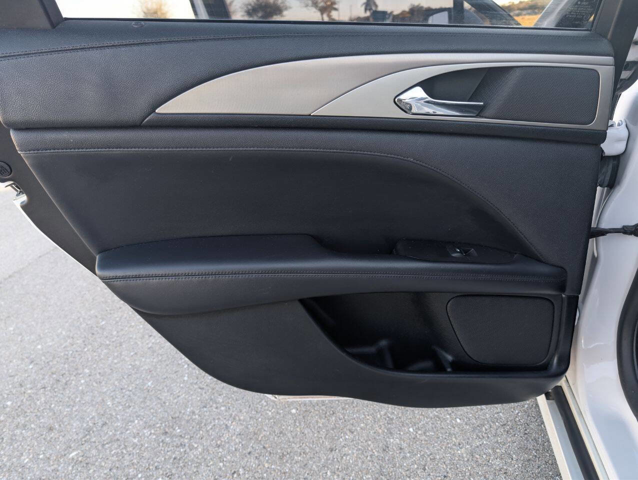 Used 2018 Lincoln MKZ Premiere image 11