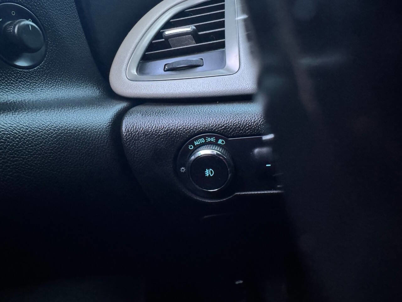 Used 2013 Buick Verano image 32