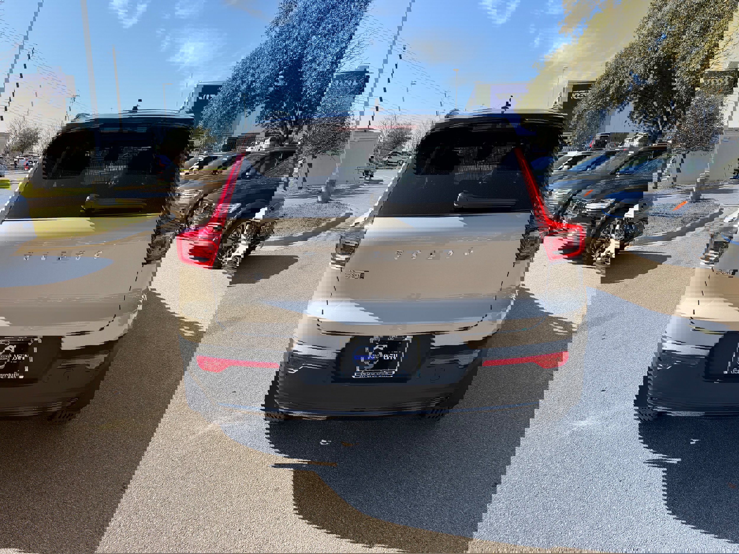 New 2026 Volvo EX40 Plus w/ Climate Package image 5