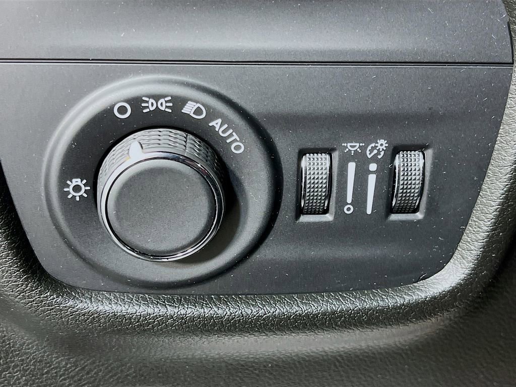 Used 2023 Jeep Grand Cherokee L Laredo AWD/4WD image 12