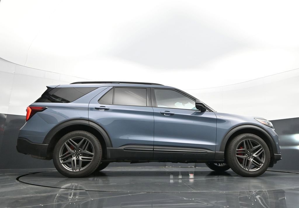 Used 2025 Ford Explorer ST-Line w/ Premium Package RWD image 36