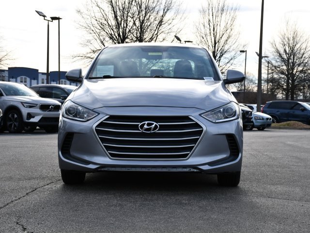 Used 2017 Hyundai Elantra SE w/ Cargo Package image 2