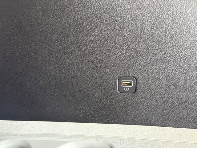 Used 2023 Kia Carnival LX image 37