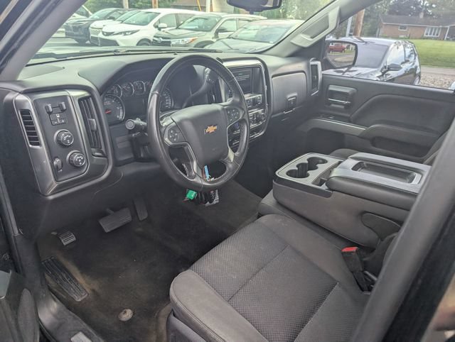 Used 2017 Chevrolet Silverado 1500 LT w/ Midnight Edition AWD/4WD image 16