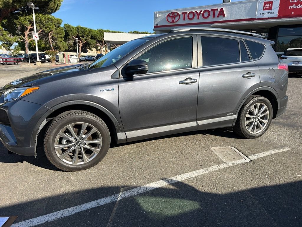 Used 2018 Toyota RAV4 Limited w/ Advanced Technology Package AWD/4WD image 1