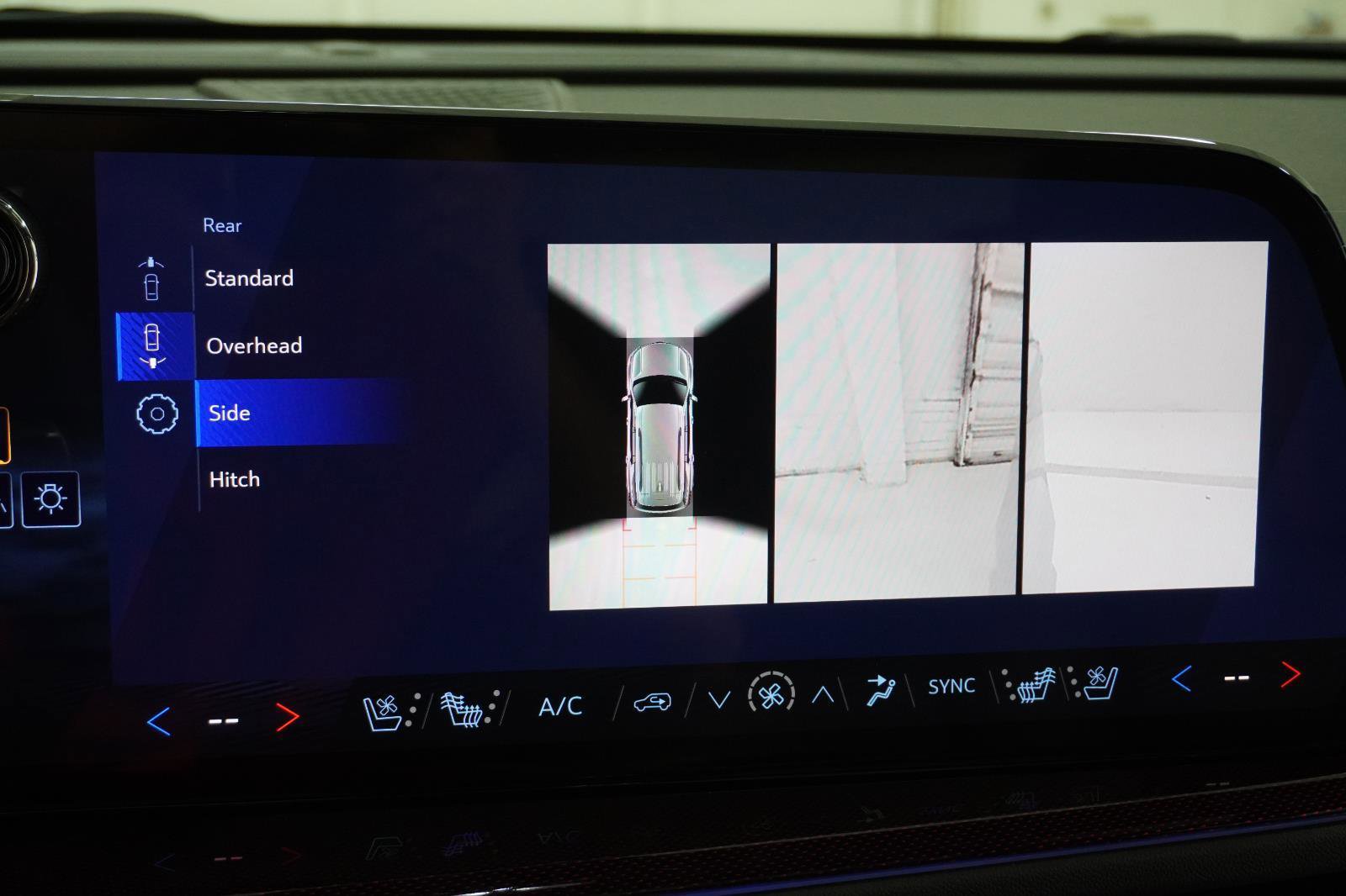 New 2026 Chevrolet Traverse RS w/ LPO, Floor Liner Package image 32