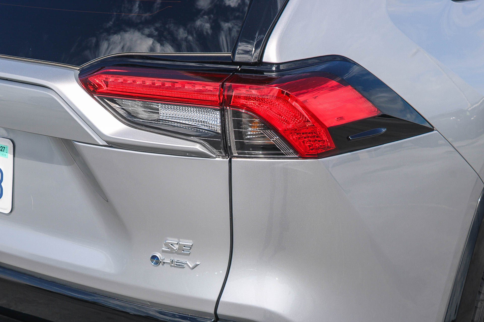 Used 2025 Toyota RAV4 SE w/ Convenience Package AWD/4WD image 10