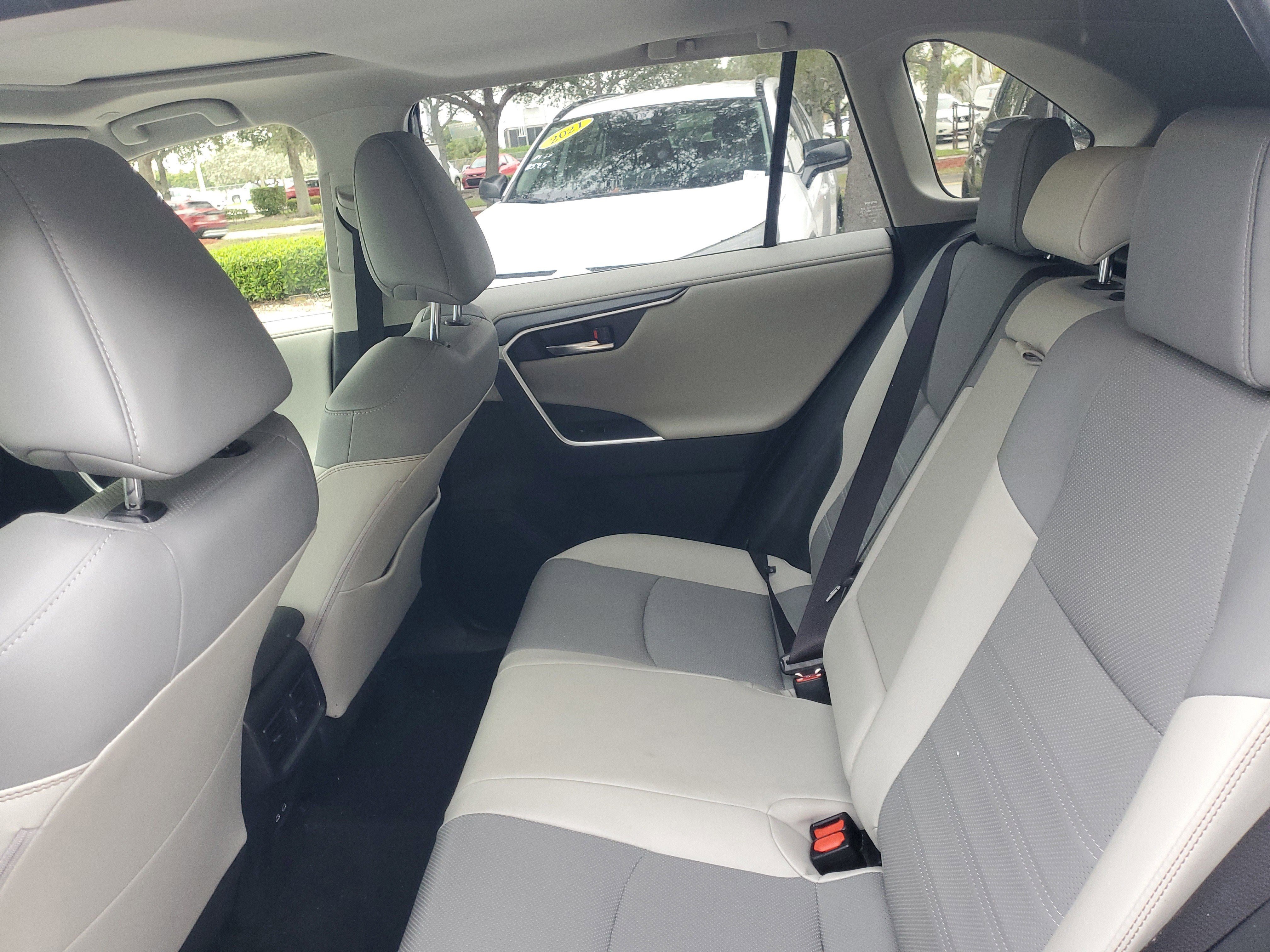 Used 2023 Toyota RAV4 Limited image 9