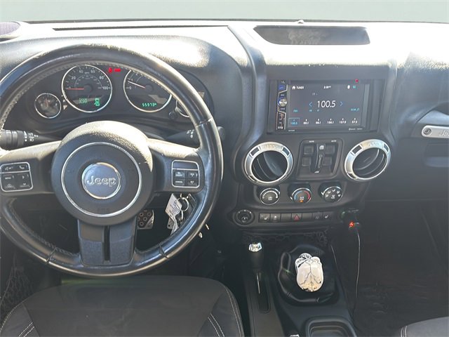 Used 2016 Jeep Wrangler Unlimited Sahara w/ Connectivity Group image 19