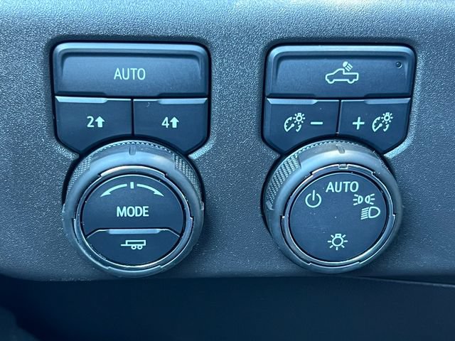 Used 2024 Chevrolet Silverado 1500 LT AWD/4WD image 19