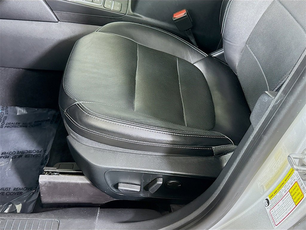 Used 2020 Ford Escape Titanium image 26