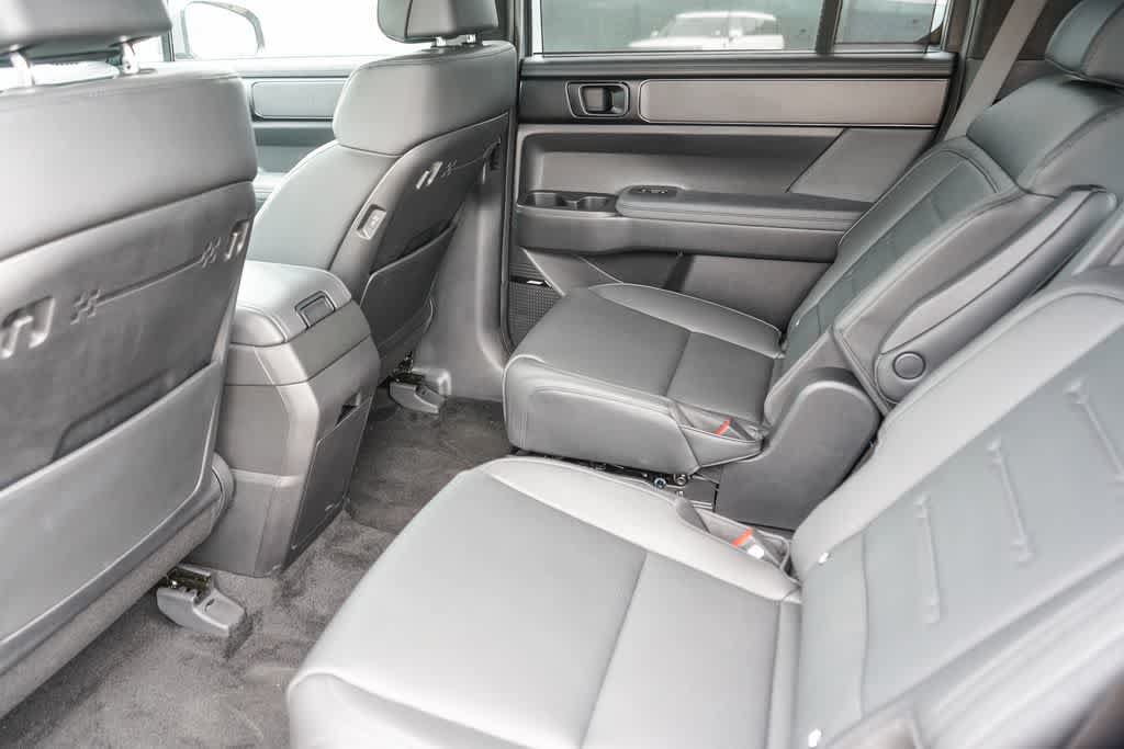 New 2025 Hyundai Santa Fe Calligraphy AWD/4WD image 18