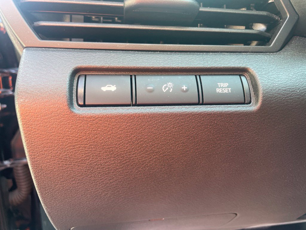 Used 2025 Nissan Altima 2.5 SV FWD image 18
