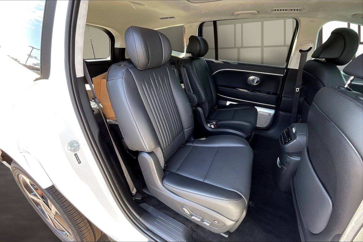 New 2026 Hyundai Ioniq 9 Calligraphy image 10