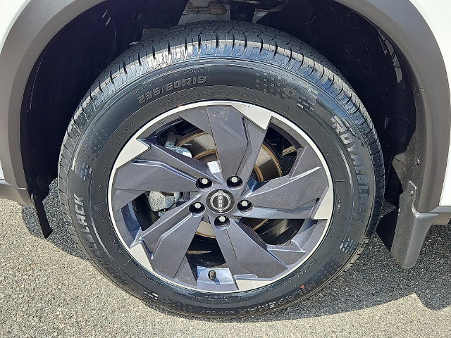Used 2025 Nissan Rogue SV AWD/4WD image 8
